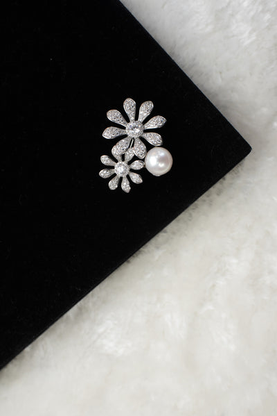 Twin Snowflakes with Pearl